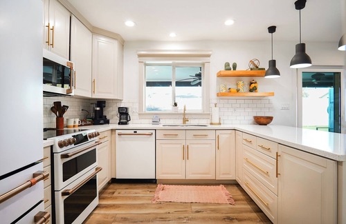 Mesa House | Citrus Grove: Embrace Luxury & Leisure in Your Private Arizona Escape