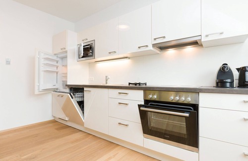Leopoldstadt Apartment | City Center Oasis: Luxe 5BR w/AC, near River