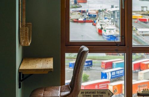 Belfast Apartment | City Centre Top Floor w Balcony Sunset Views Pass the Keys