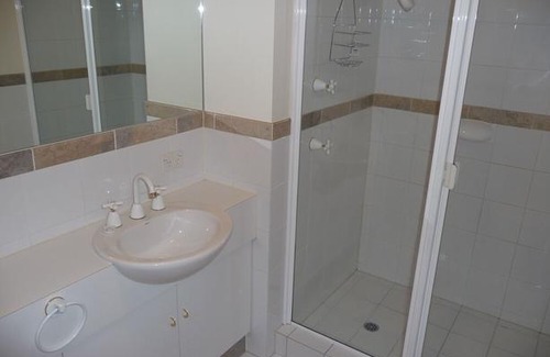 Adelaide Central Business District Apartment | City Escape 3BD in Adelaides East End 5