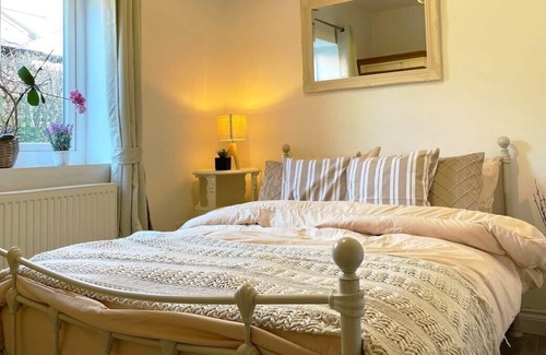 Newcastle-upon-Tyne House | City Escape by HNFC Stays -- Patio & Free Parking