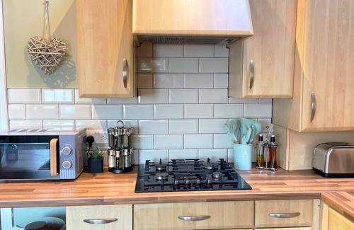 Newcastle-upon-Tyne House | City Escape by HNFC Stays -- Patio & Free Parking
