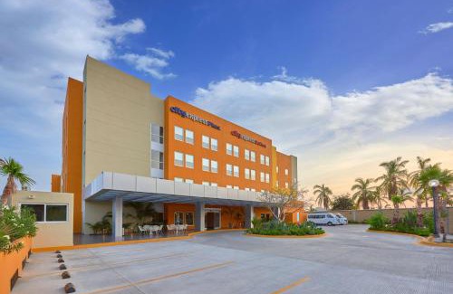El Tezal Hotel | City Express Plus by Marriott Cabo San Lucas