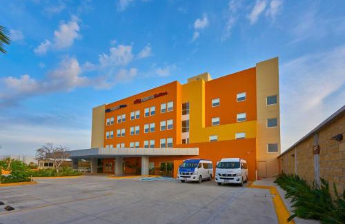 El Tezal Hotel | City Express Plus by Marriott Cabo San Lucas