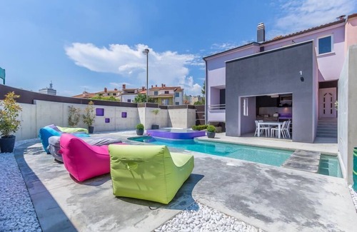 Vintijan House | City finca with private heated pool, jacuzzi