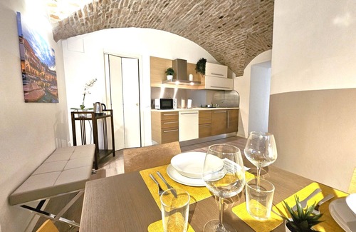 Desenzano del Garda City Centre Apartment | City Heart Cozy apartment In old town Desenzano