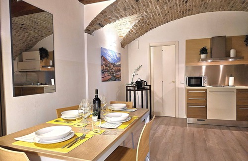 Desenzano del Garda City Centre Apartment | City Heart Cozy apartment In old town Desenzano