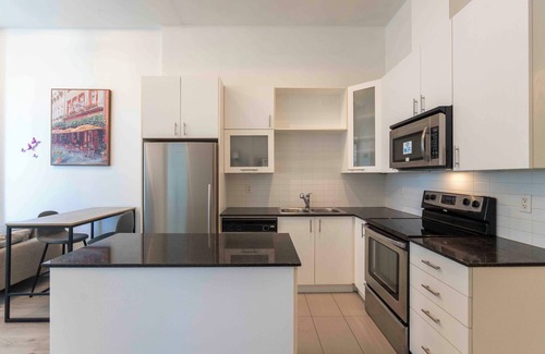 Church and Wellesley Condo | City life-Style luxurious Executive Condos Short Stays. Toronto G.T.A. Canada.