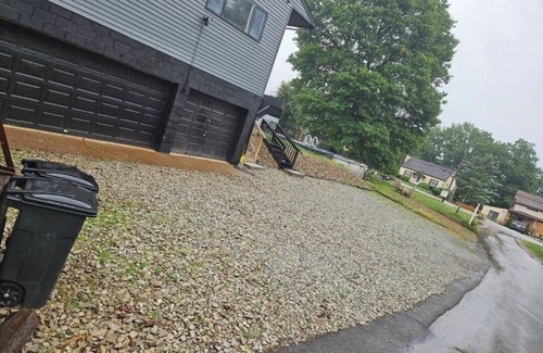 South Hills House | City Living—sleeps 12 n15-20 mins from Acrisure Stadium, PNC Park, Mt Washington