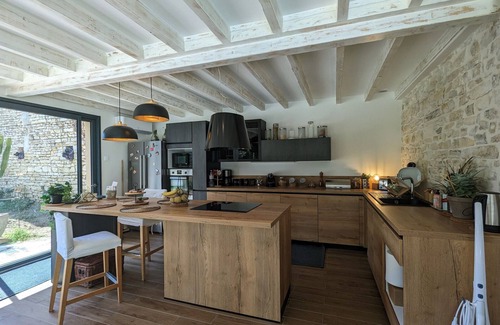 Chateauroux Cottage | City Oasis with Private Pool and Parking in Central Châteauroux