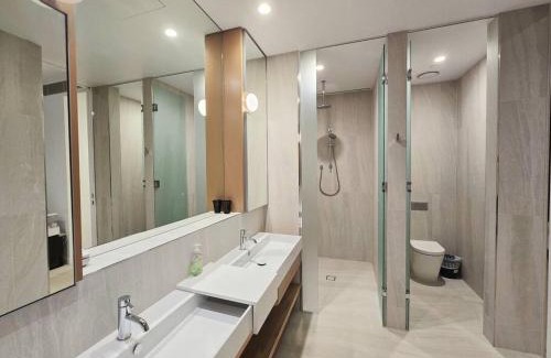 Carlton South Apartment | City Private Luxurious penthouse 3b2b Apt 202sqm