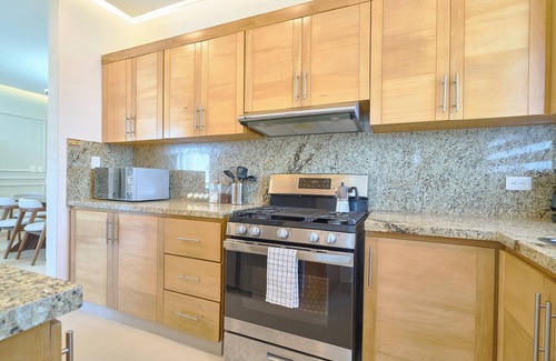 Ensanche Quisqueya Apartment | City Sophistication Elegant 2BR TopnLocation