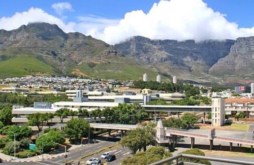 Cape Town City Centre Apartment | City Stay, 2 bed 2 bath, free parking and wifi