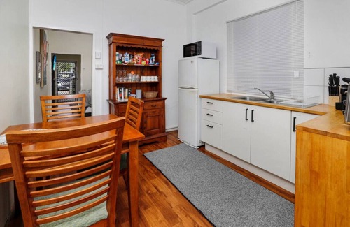 Cairns North Apartment | City Unit 4 – Walk to Esplanade
