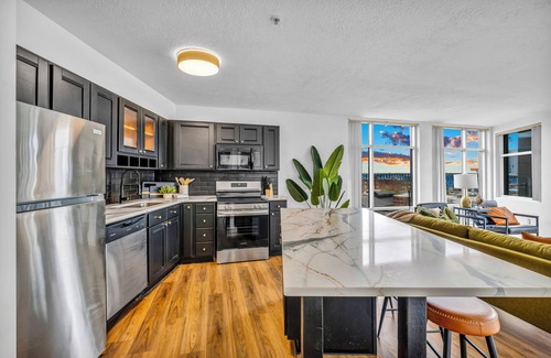 The Flats Apartment | City-view, Free Parking, 24/7 Gym