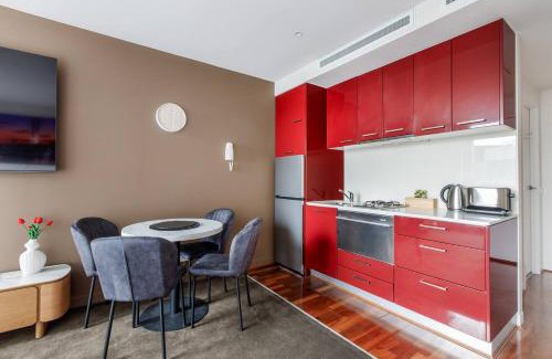 Melbourne Central Business District Apartment | Citylight Studio - Elevated Comfort on Spencer St