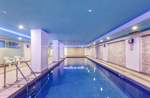 Melbourne Central Business District Apartment | Citylight Studio - Elevated Comfort on Spencer St