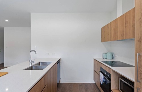 Capalaba House | CityOasis BrandNew 4BR w/Parking & Steps to Shops