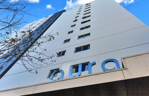 Auckland Central Business District Apartment | Cityscape Charm Apt w Parking, Views, Pool & Gym