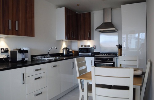 Notting Dale Apartment | Cityscape Views | Pvt Balcony | 1BD | Notting Hill