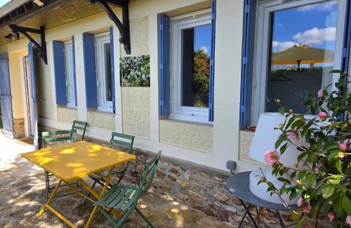 Giverny House | Clair logis