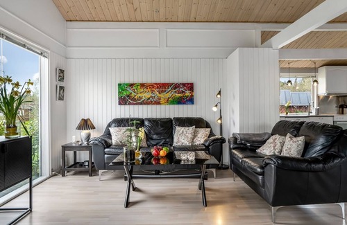 Hou House | "Clarabelle" - 700m from the sea by Interhome