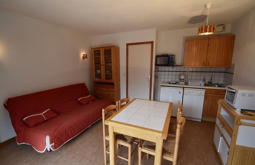 Vaujany Apartment | Claret 2 Studio 3 - One Bedroom Apartment, Sleeps 4