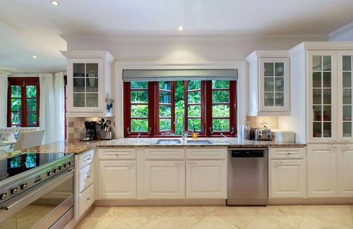 Gibbs Bay House | Claridge Plus Luxury Villa