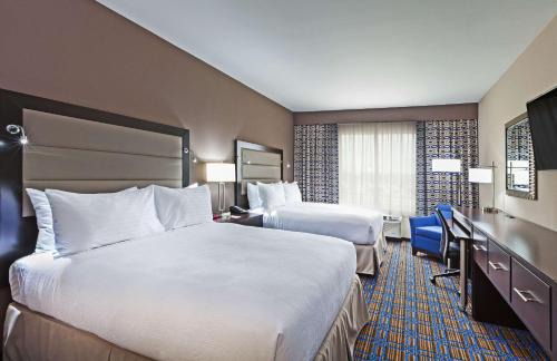 The Colony Hotel | Clarion Hotel The Colony - Plano West