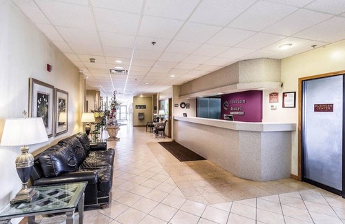West Baraboo Hotel | Clarion Hotel and Convention Center Baraboo