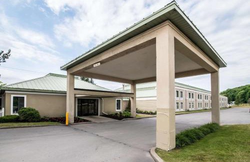 Cortland Hotel | Clarion Inn & Suites - University Area