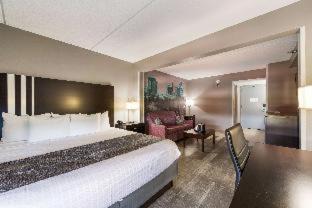Greensboro Hotel | Clarion Pointe Greensboro Airport