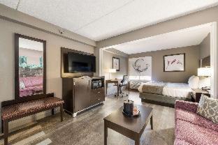 Greensboro Hotel | Clarion Pointe Greensboro Airport