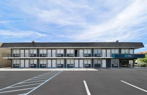 Ridgecrest Hotel | Clarion Pointe Ridgecrest near China Lake Naval Station