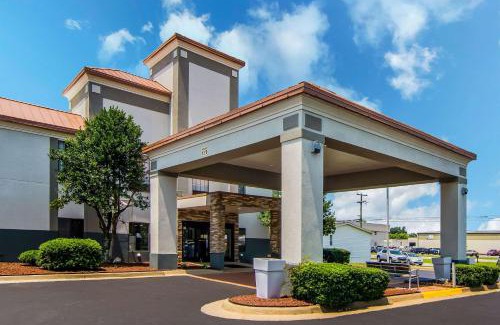 South Boston Hotel | Clarion Pointe South Boston - Danville East