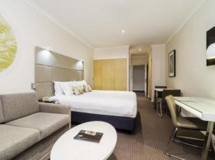 Melbourne Central Business District Hotel | Clarion Suites Gateway
