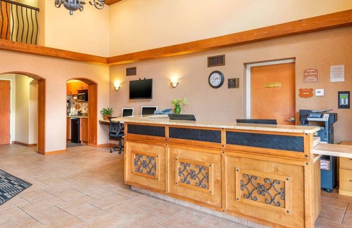 National Gardens Hotel | Clarion Inn Ormond Beach at Destination Daytona