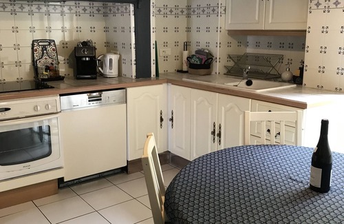 Pays-de-Belves House | Classé 3 Étoiles Avec Terrasse et Garage en Centre Village