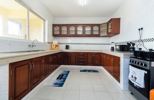 Mombasa Apartment | Classic 2-bedroom Apartment in Mombasa with Seaview