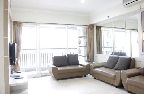 Braga Apartment | Classic 3BR At Braga City Walk Apartment By Travelio