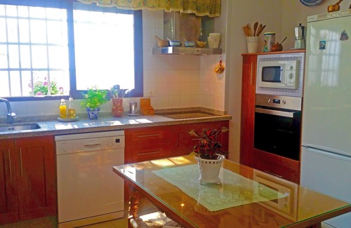 Orgiva House | CLASSIC ANDALUSIAN VILLA, SURROUNDED BY ORANGE TREES, FOUNTAINS. PRIVATE POOL.