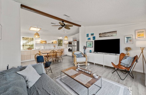 Hatteras Island House | Classic Beach Home, Short Walk to Beach, Crow's Nest, Covered Decks.