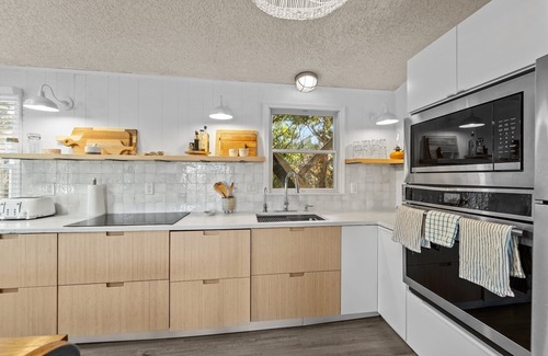 Hatteras Island House | Classic Beach Home, Short Walk to Beach, Crow's Nest, Covered Decks.