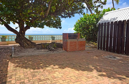 Worthing House | Classic Beachfront Home - Arcadia
