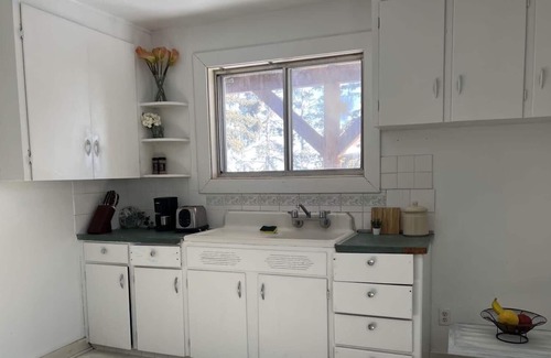 Highland Park House | Classic Calgary 2BD S
