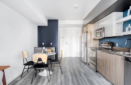 Broadway Apartment | Classic Capitol Hill 1BR w/Gym & W/D, close to SU & SCC, by Blueground
