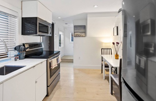 Marpole House | Classic Carriage House in Marpole