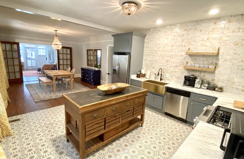 Valdosta House | Classic craftsman centrally located close to downtown, VSU and SGMC