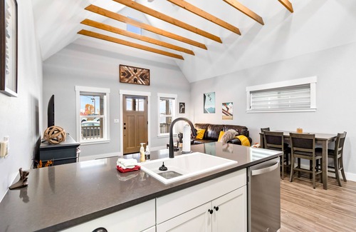 Sandpoint House | Classic Home with WiFi, Private Washer/Dryer, Central AC, and Private Gas Grill