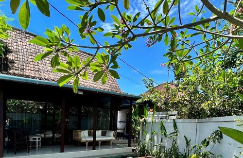 Cemagi Villa | Classic Joglo just 350m from the beach!